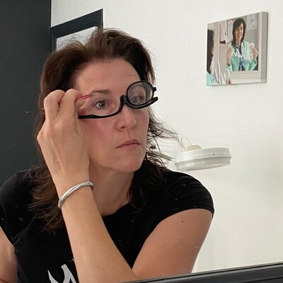 Hilfe, ich kann meine Augenbrauen nicht mehr sehen, um sie zu zupfen