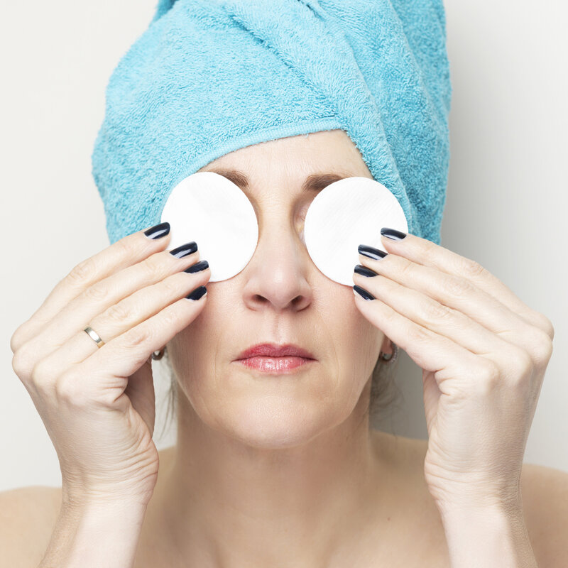 Mit günstiger Hautpflege und Make-up gut aussehen