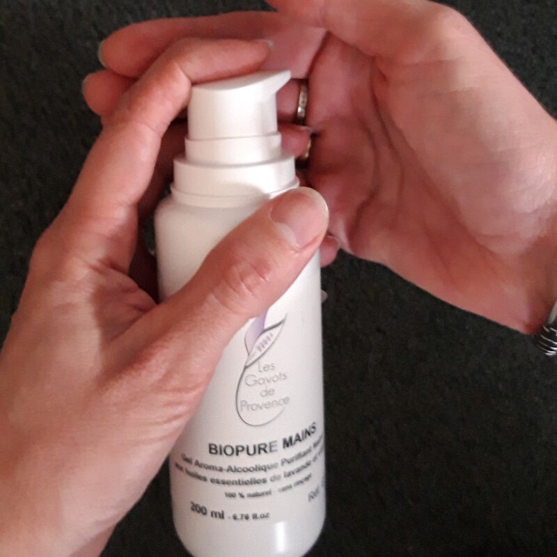 Durch die vielen desinfizierenden Handgele sind meine Nägel schlecht, was kann ich dagegen tun?