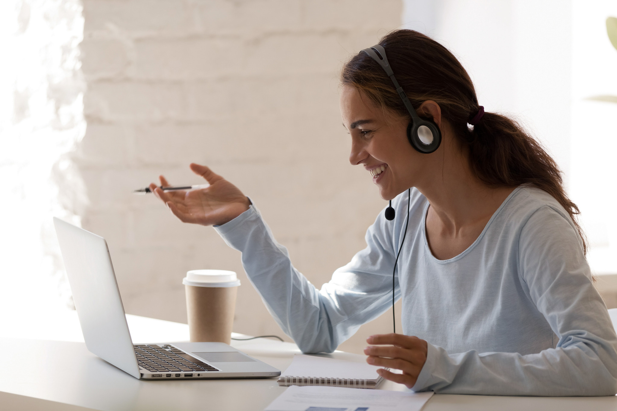 So siehst du bei deinem Online-Meeting am besten aus