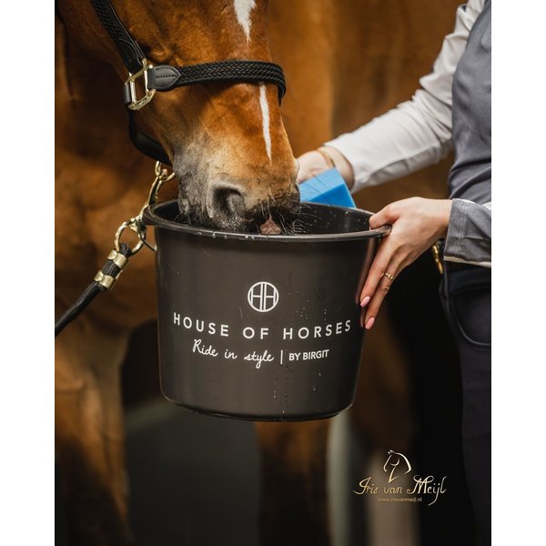 House of Horses Emmer Zwart