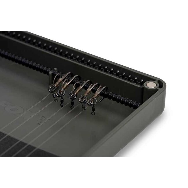 FOX EDGES Medium Rig Box: Compacte en efficiënte opslag voor rigs