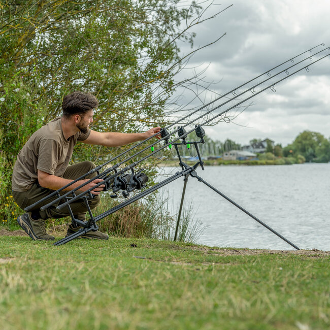 Avid Carp Extremity Pod voor 3 hengels met volledig verstelbaar systeem