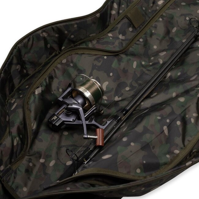 Trakker NXC Camo – 3 Rod Sleeve – 12ft – Voor Lange Sessies – Ultieme Veiligheid