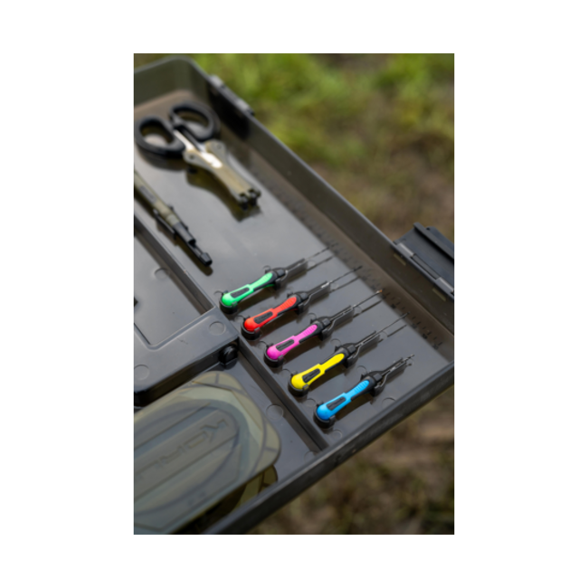 Korum MEGA BLOX Station Fully Loaded - XL Tackle Station - Met Telescopische Poten