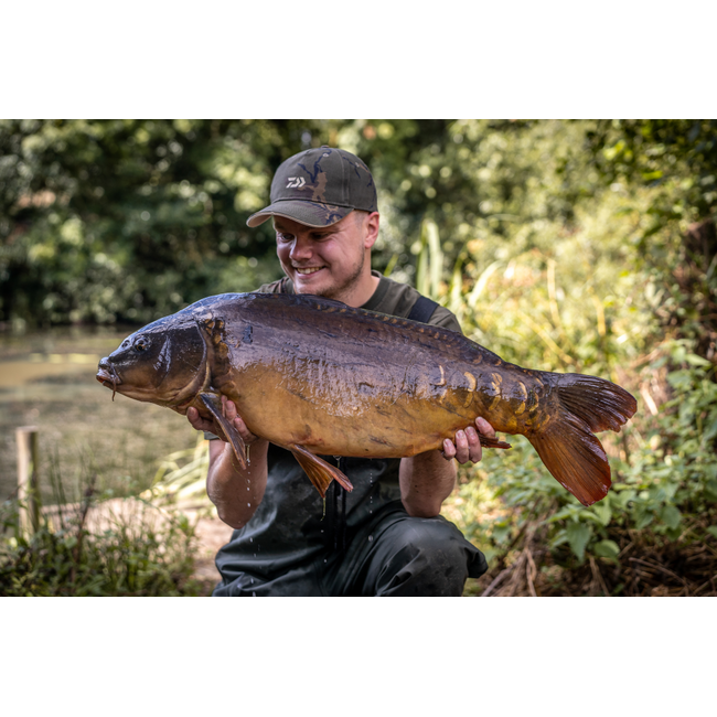Daiwa carp camo peaked cap - Pet