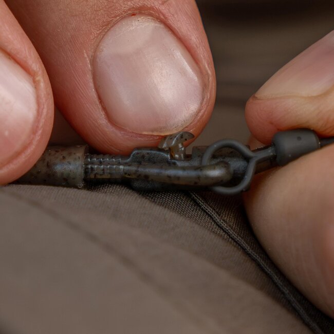 Avid Carp Outline FleckTone - Pinned QC Lead Clip Kit