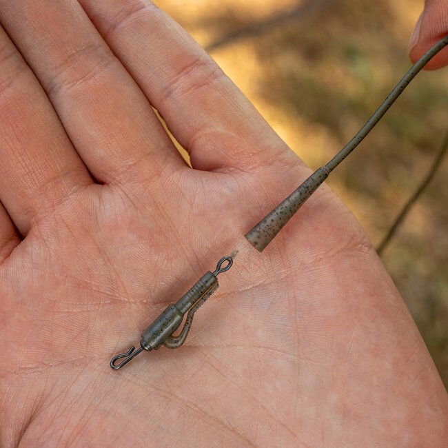 Avid Carp Outline FleckTone - Fused Lead Clips - QC