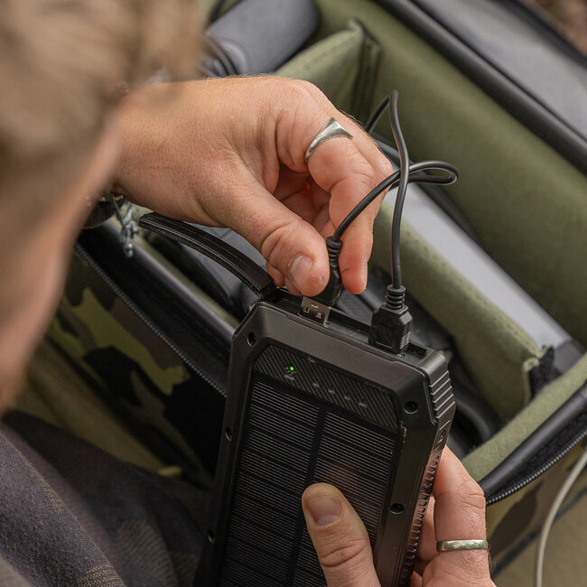 Avid Carp Stormshield Pro Tech Pack - XL