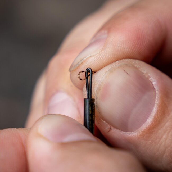 Avid Carp Outline FleckTone - Short Bag Stem