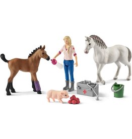 Schleich Schleich Farm World 42486 Dierenarts bezoekt Merrie en Veulen