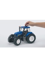 Bruder Bruder 03020 New Holland TG285 (1:16)