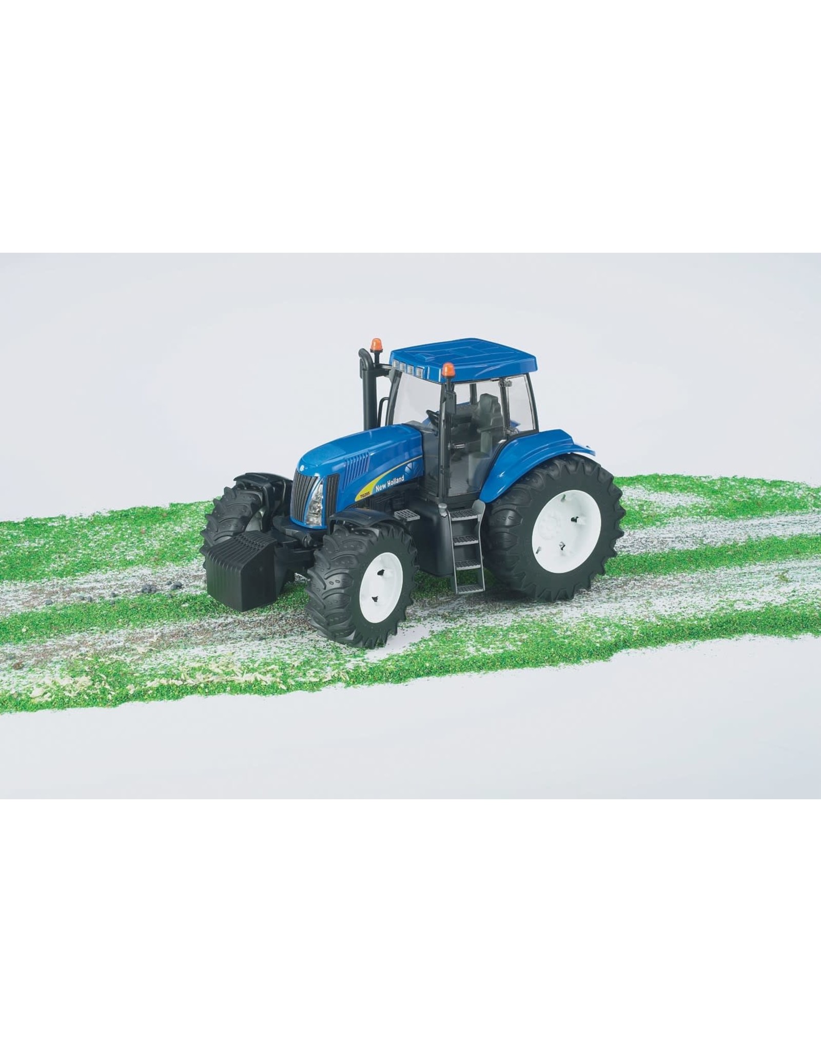 Bruder Bruder 03020 New Holland TG285 (1:16)