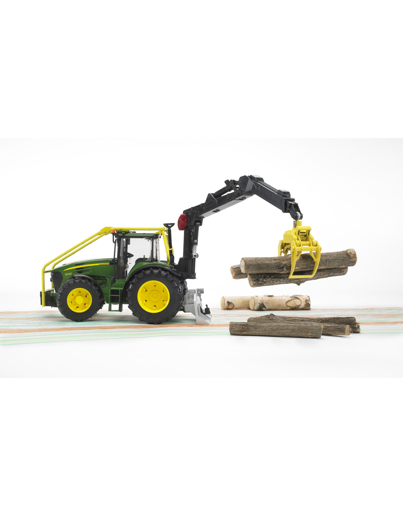 Bruder Bruder 03053 John Deere 7930 Bosbouw Tractor met Grijper (1:16)