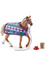 Schleich Schleich Horse Club 42360 Engelse Volbloed met Deken