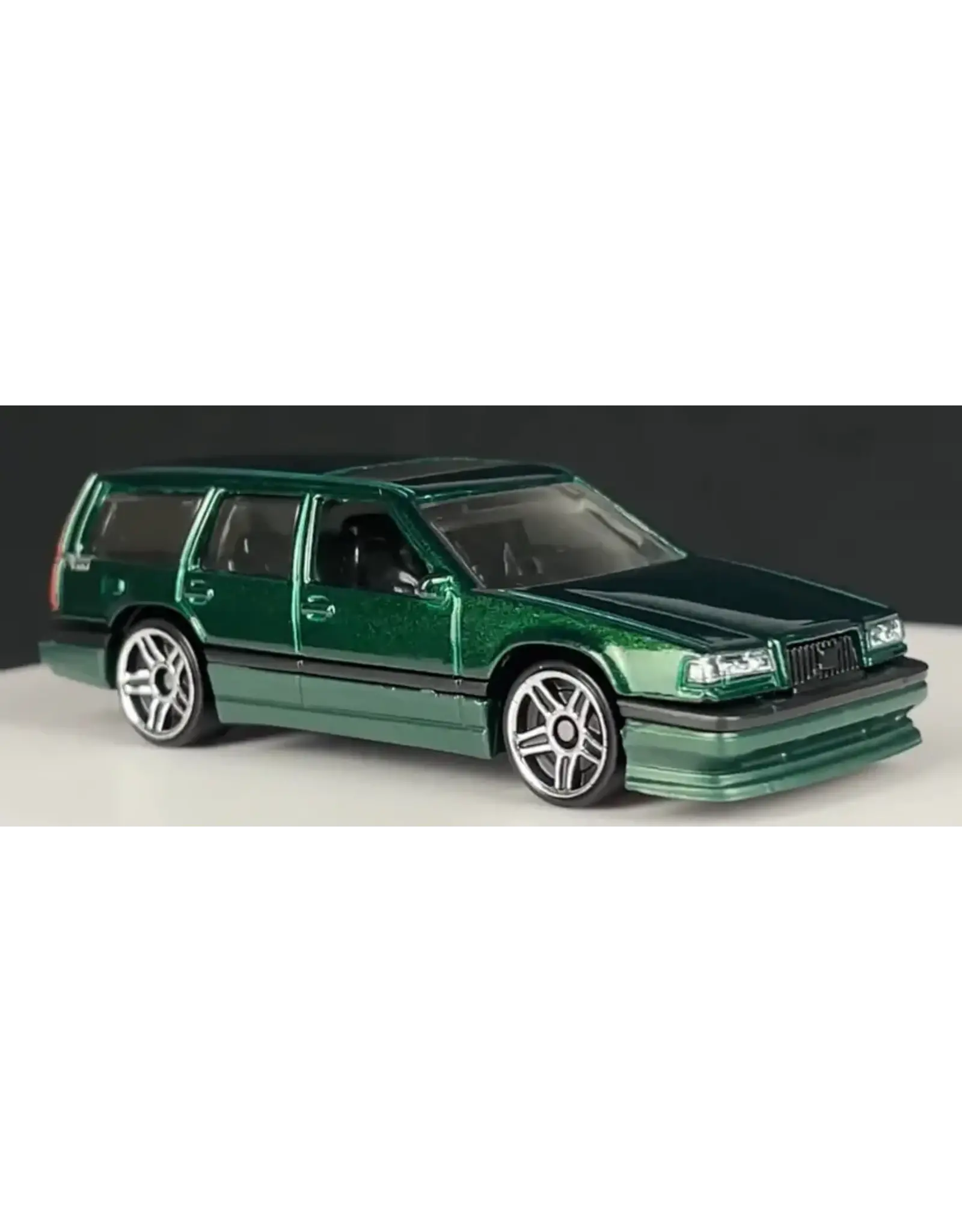 Hot Wheels Hot Wheels Volvo 850 Estate  140/250  HW Wagons 2/5