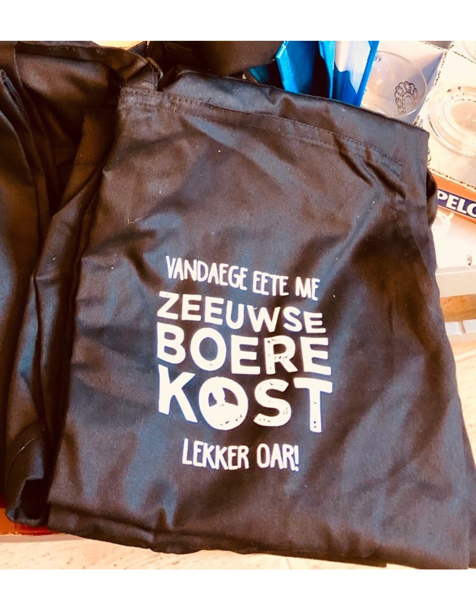 Schort zwart met zeeuwse tekst