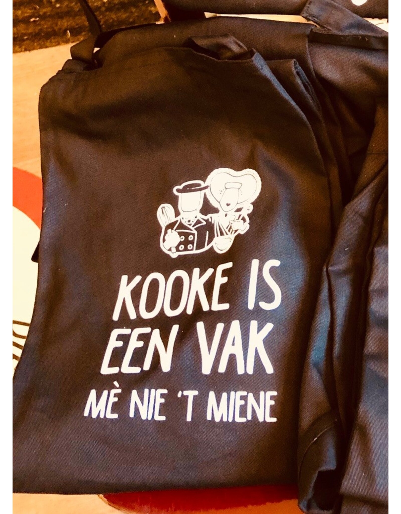 Schort zwart met zeeuwse tekst