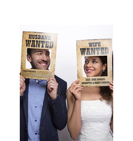 Funny Props Husband/Wife Wanted (32x24cm), 2 Stuks
