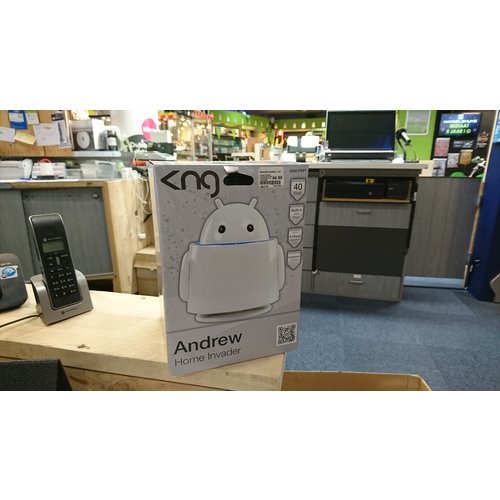 Andrew - home invader speaker (wit) Andrew - home invader speaker (wit)