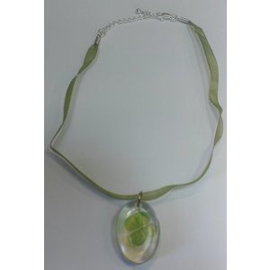 Carré de Trèfles 4 Leaf Clover Necklace (Oval / Lace)