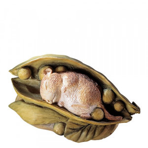 Peter Rabbit (Beatrix Potter) by Border Timmy Willie in Pea Pod