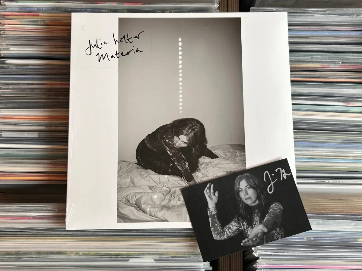 Domino Records EXCLUSIVE Julia Holter - Materia + SIGNED postcard