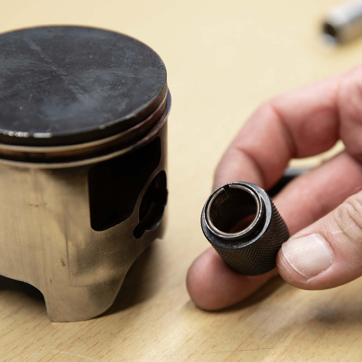 X-GRIP Kolbenclip Tool