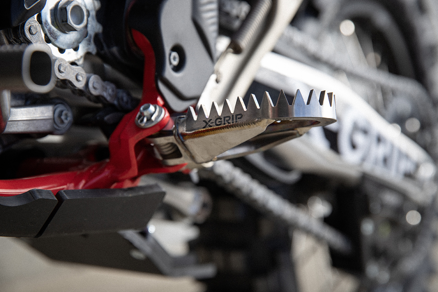 X-GRIP Piranhas Fußrasten Titan