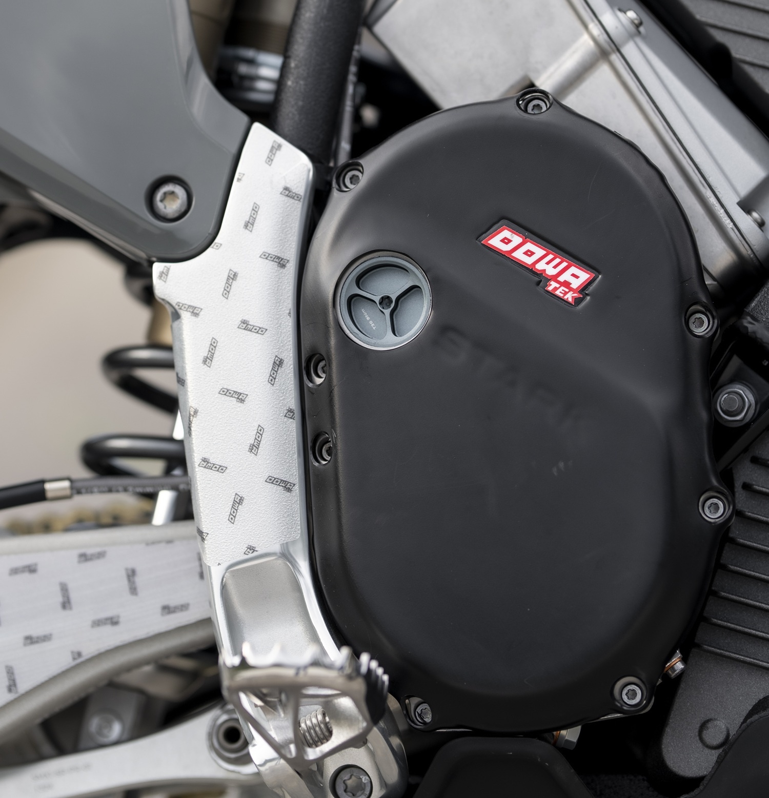 Dowatek Engine and gearbox cover protection