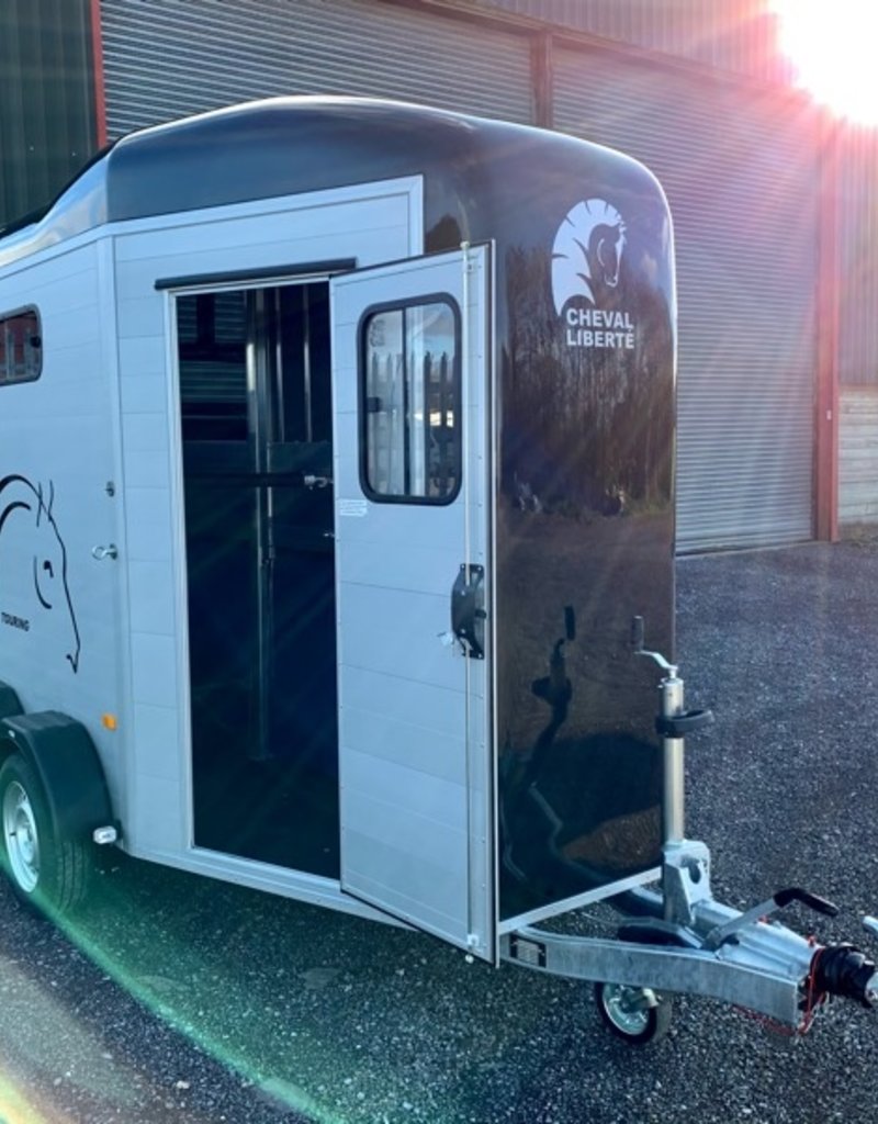 Cheval Liberte Cheval Touring Country with Tack Room