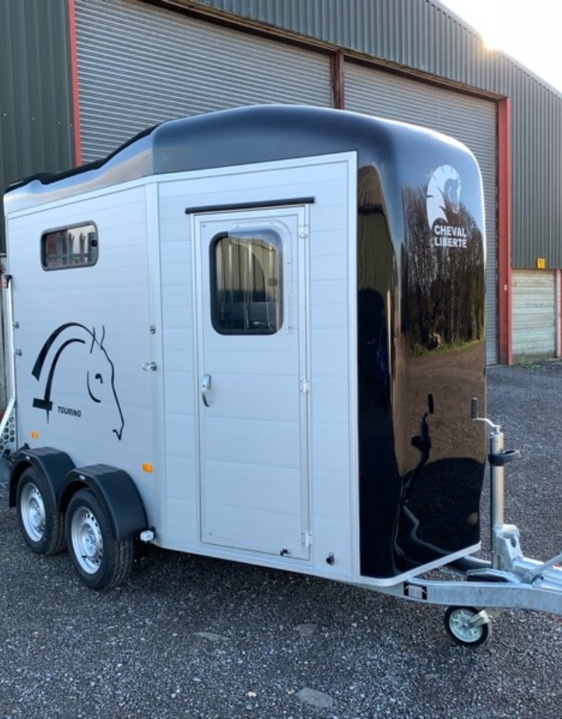 Cheval Liberte Cheval Touring Country with Tack Room