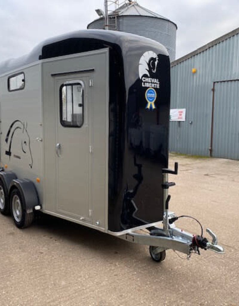 Cheval Liberte Cheval Touring One Single Horse Trailer