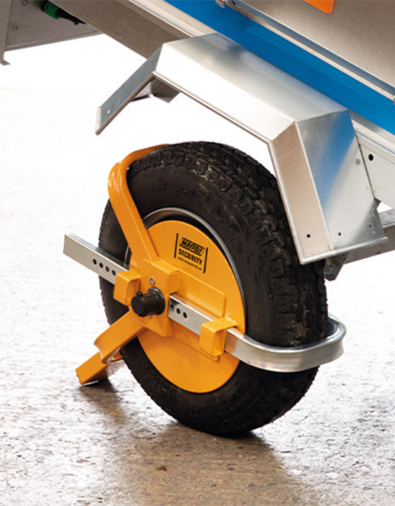 Trailer Wheel Clamp 8 to 10 inch Wheels | Fieldfare Trailer Centre