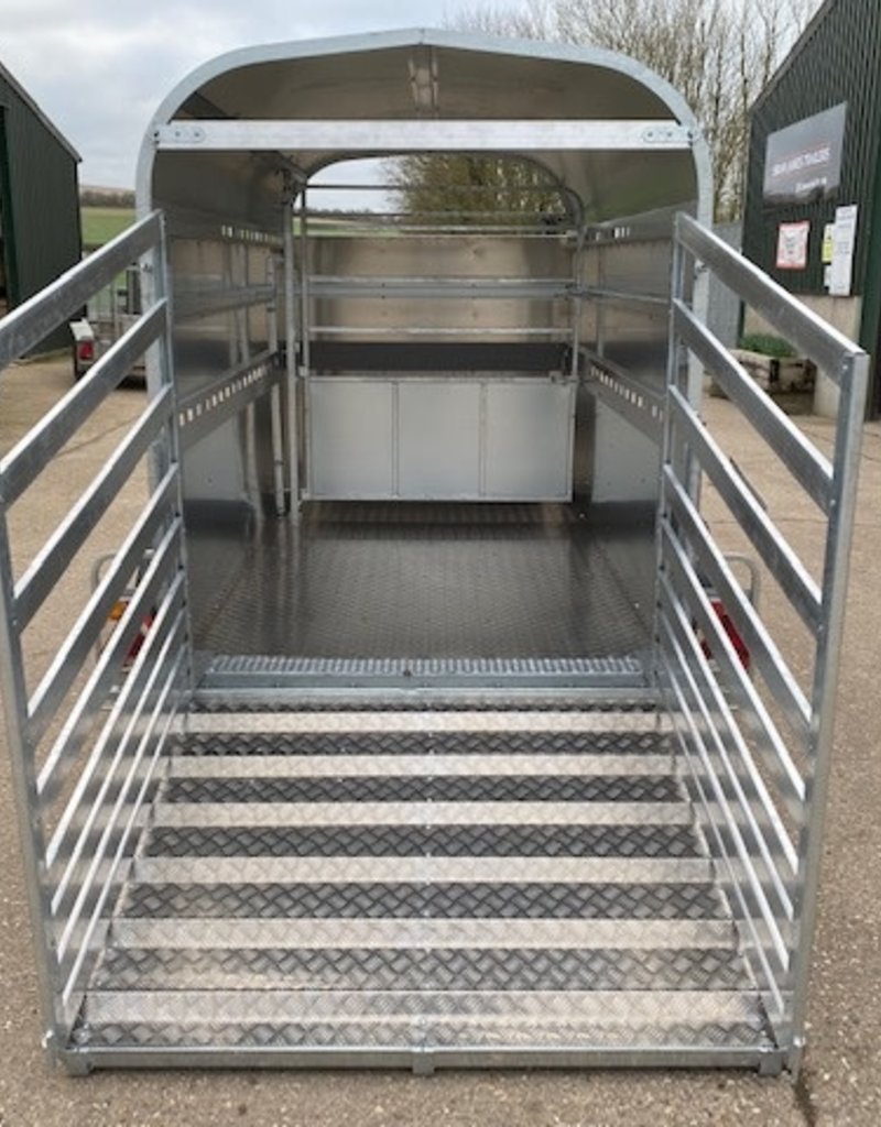 Bateson Trailers Bateson 42LT 10' x 5' x 6' Livestock Trailer for use with cars and light vehicles