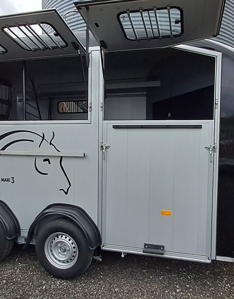 Cheval Liberte Cheval Maxi 3 Horse Trailer