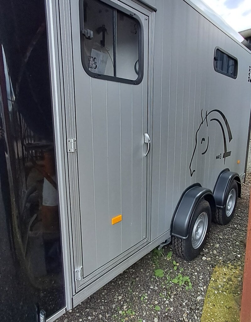 Cheval Liberte Cheval Maxi 3 Horse Trailer