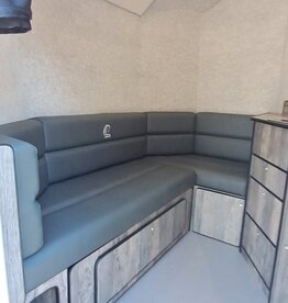 Cheval Liberte Cheval Liberte Maxi Living Iconic Furnished Three Horse Trailer