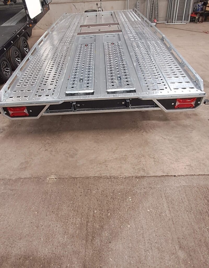 Brian James 231 T Transporter, 5.5m x 2.24m, 3.5t, 10in wheels, 3 Axle