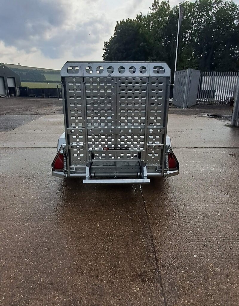 Brian James Digger Plant 2 - 2.8m x 1.3m  3500kg GVW - Spare Wheel Heavy duty tail panel