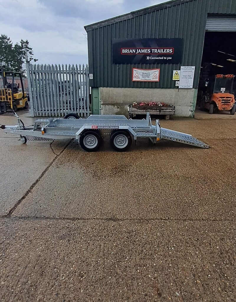 Brian James Digger Plant 2 - 2.8m x 1.3m  3500kg GVW - Spare Wheel Heavy duty tail panel