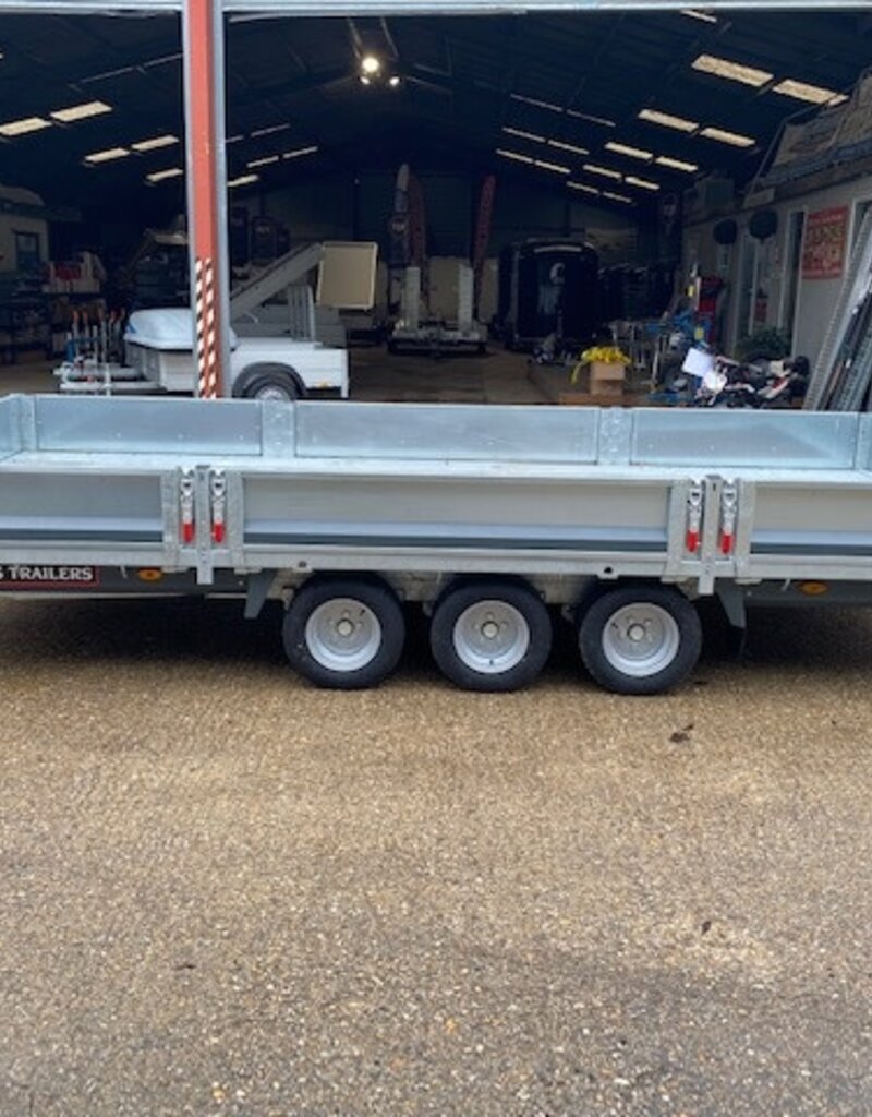 Brian James Connect, 4.5m x 2.15m, 3.5t, 10in wheels, 3 Axle - 476-4521-35-3-10