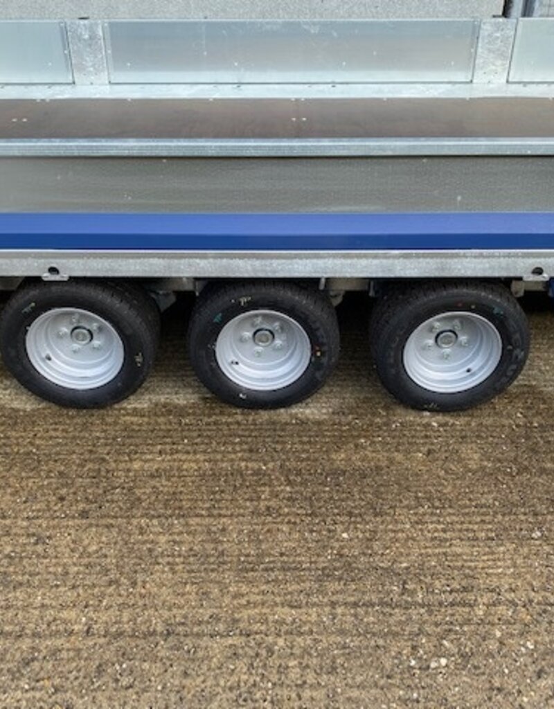 Brian James Connect, 5.0m x 2.15m, 3.5t, 10in wheels, 3 Axle -476-5021-35-3-10