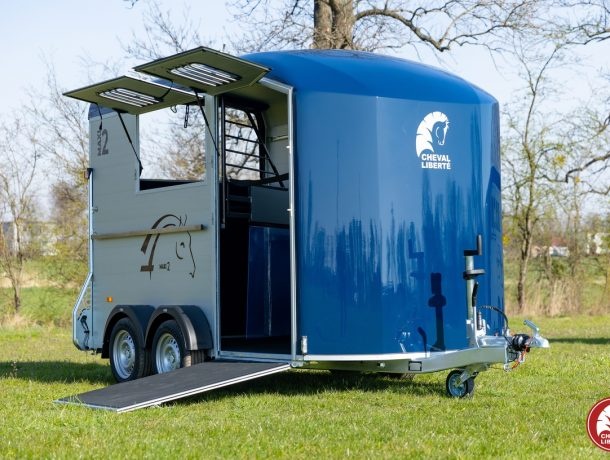 Horse Trailer Transport Chevaux Van Cheval Liberte Maxi