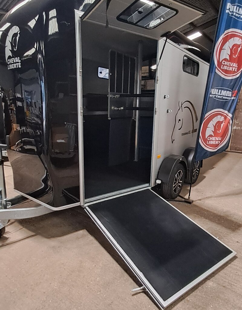 Cheval Liberte Cheval Liberte Touring  XL 2 Horse Trailer with Tack Room 2600kg GVW