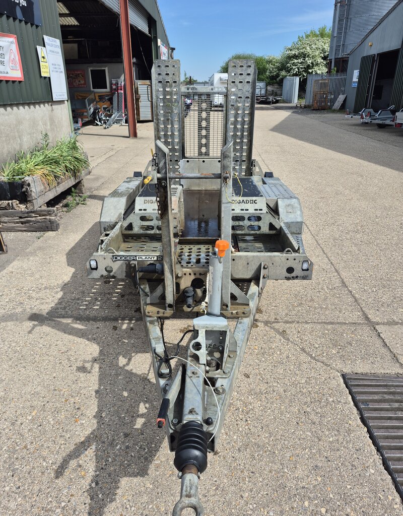 Used  Brian James Digger Plant 2 - 2.8m x 1.3m  2700kg GVW  with Digga Doc and Options