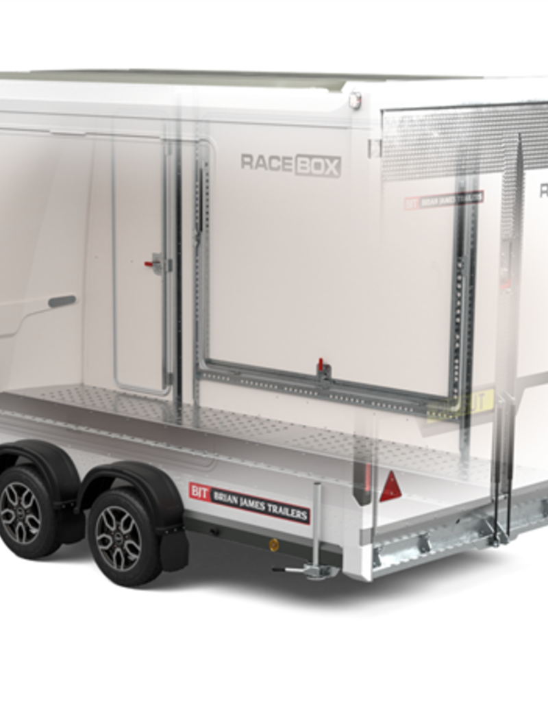 Race Box 610, 4.50 m x 1.95 m bed, 3,000 Kg, Twin Axle, White