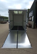 Box Van 600, 3.00 m x 1.60 m bed, 2,700 Kg, Twin Axle, White
