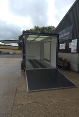 Race Box 610, 4.50 m x 1.95 m bed, 3,000 Kg, Twin Axle, Black