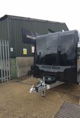 Race Box 610, 4.50 m x 1.95 m bed, 3,000 Kg, Twin Axle, Black